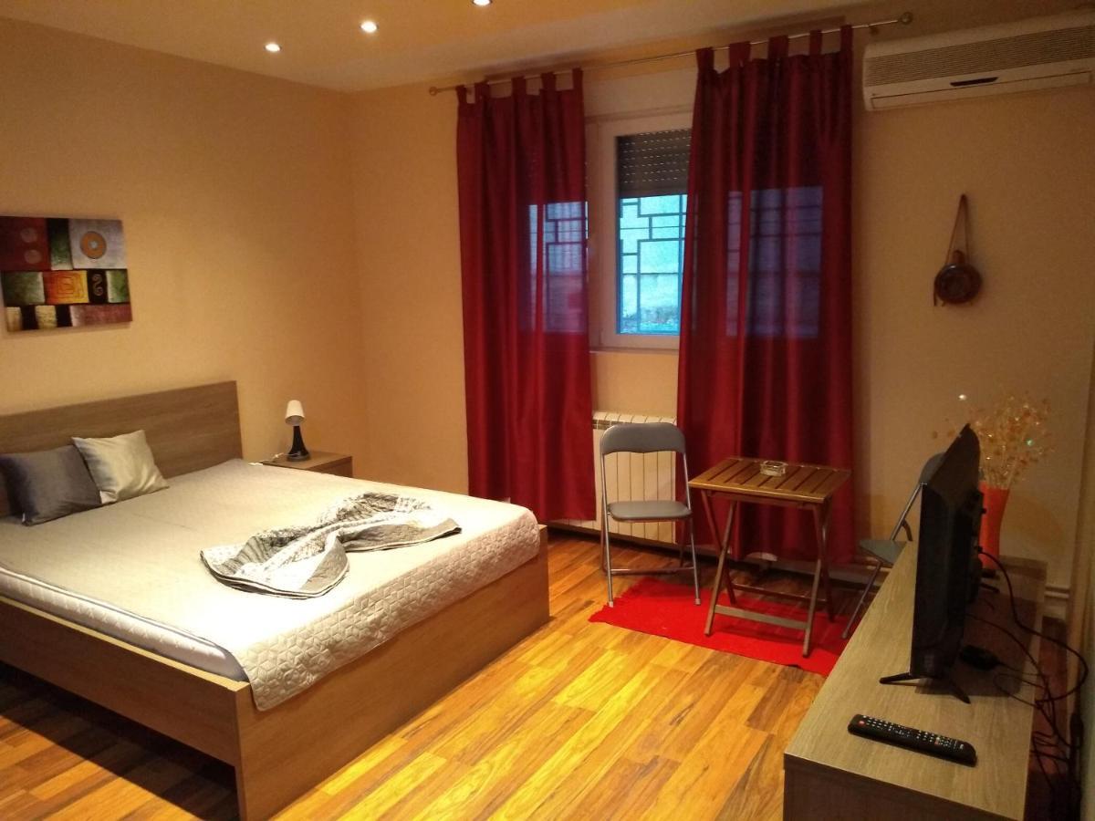 Castel Bianco Apartment เบลเกรด ภายนอก รูปภาพ